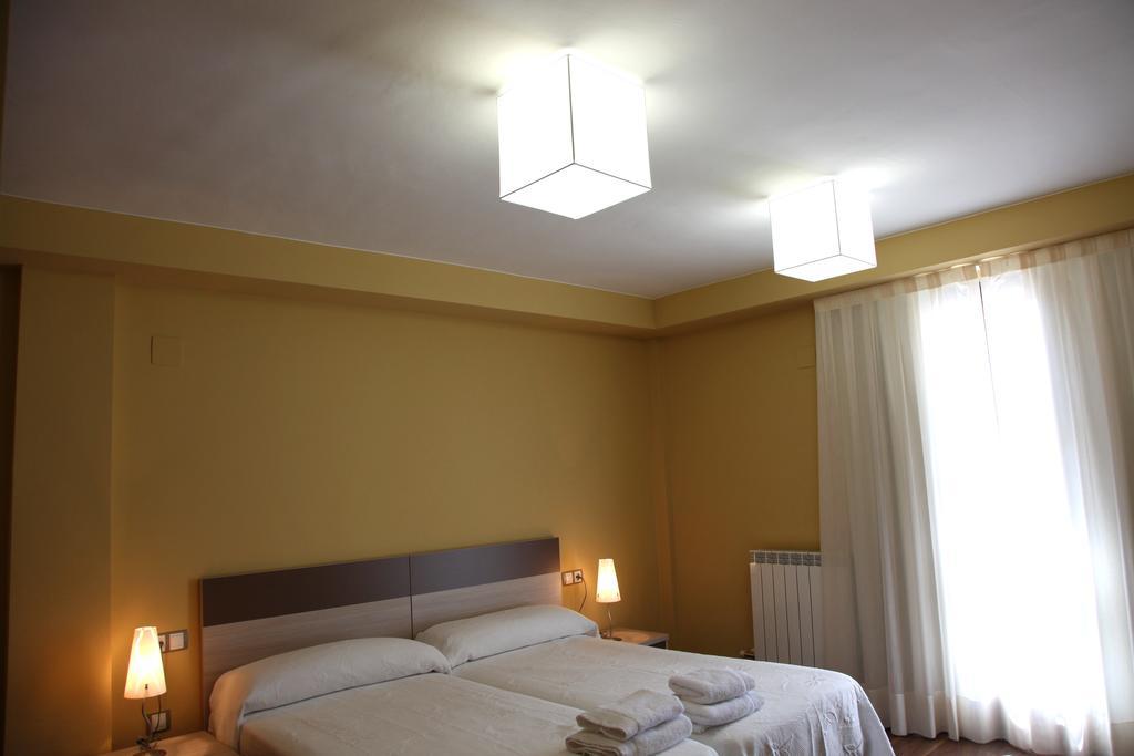 Hotel Santuario De Sancho Abarca Tauste Chambre photo
